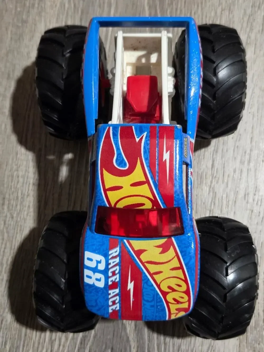 Hot Wheels Monster Truck Race Ace 68